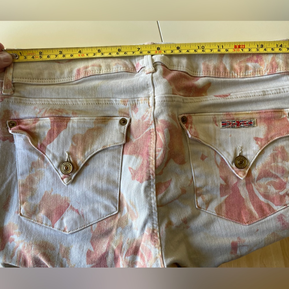 Hudson Collin Pink and Cream Floral Print Skinny Crop Jeans. size 28 - Picture 3 of 3